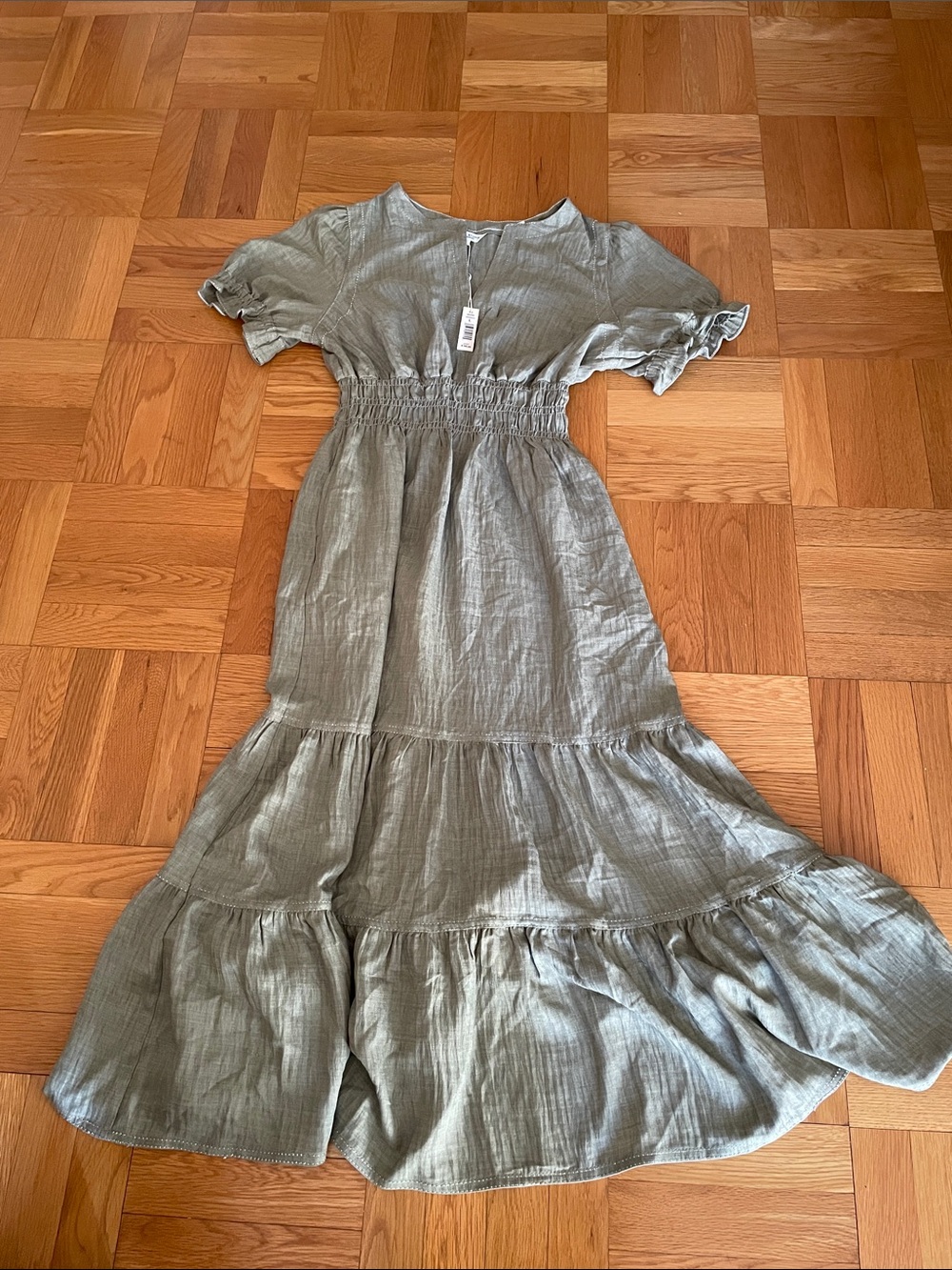 Max Studio London Crepe Dress Color Olive/Sage Green Size Large NEW with Tag